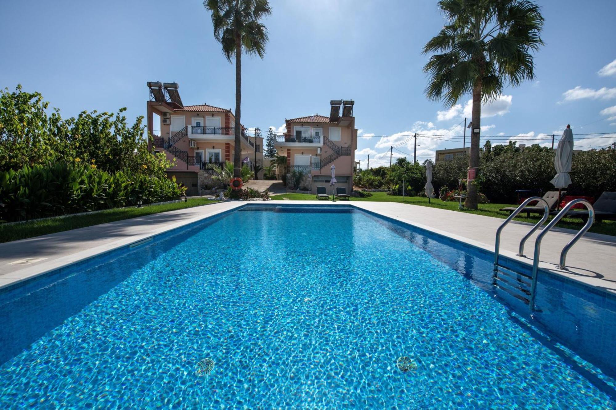 Socrate'S Apartment'S With Share Pool Kamisianá 外观 照片